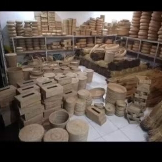 Keranjang loundry, nampan, piring, tempat tisu, dari anyaman serat alami(rotan,ketak, dll)