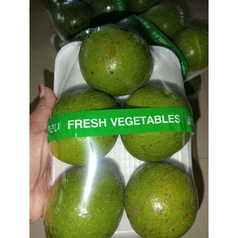 

Buah alpukat berat 750gr