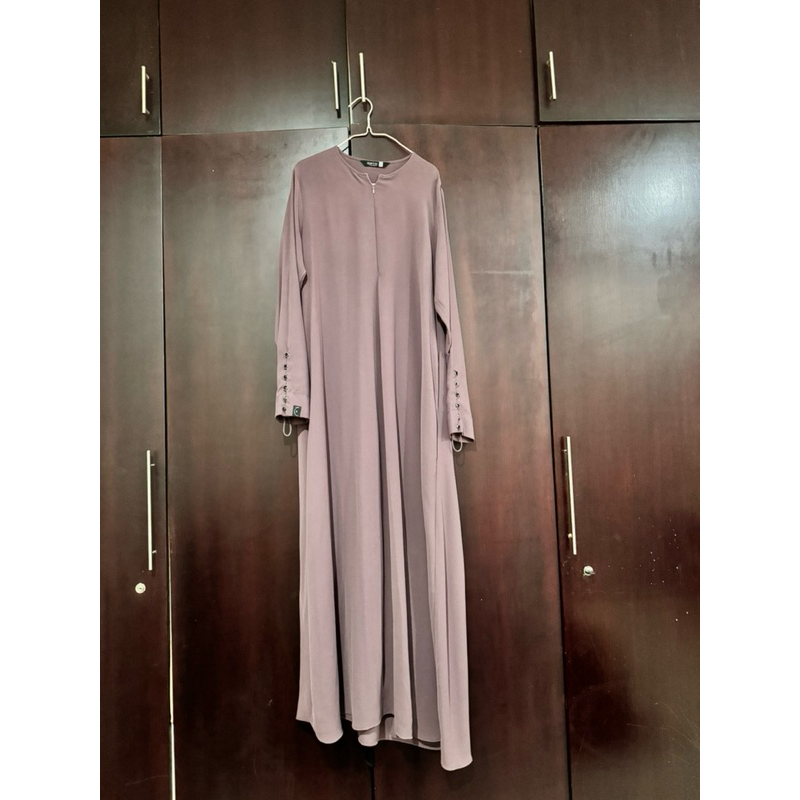 Preloved Aljenna Saila Eggplant Mazen