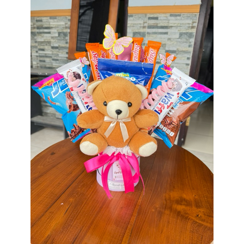 

BLOOMBOX SNACK MIX BONEKA / BLOOMBOX / KADO / GIFT / HADIAH BLOOMBOX / BLOOMBOX MURAH / BISA CUSTOM / REQUEST