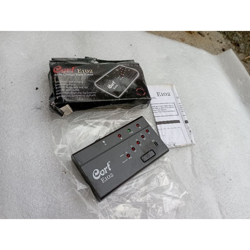 CORT E 102 Gitar - Bass Tuner