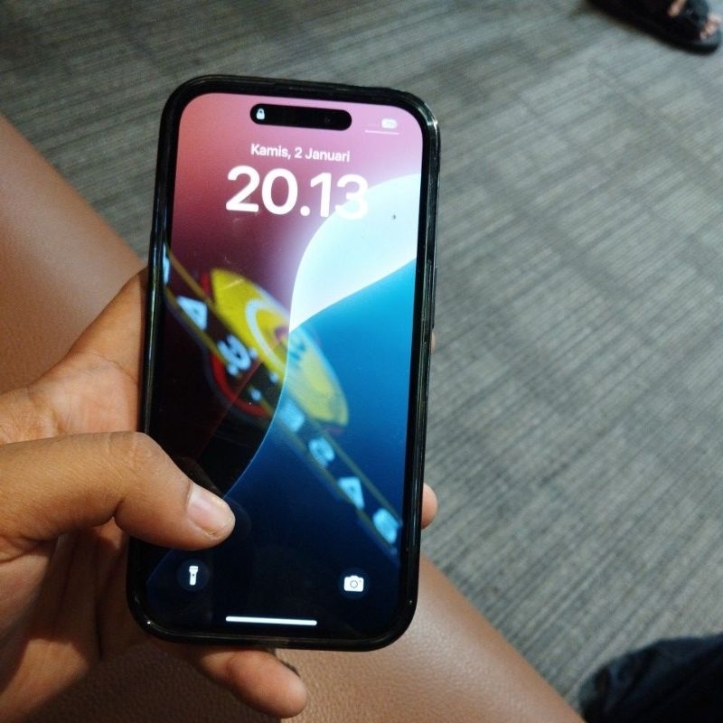 iphone 15. garansi sampai bulan september 2025