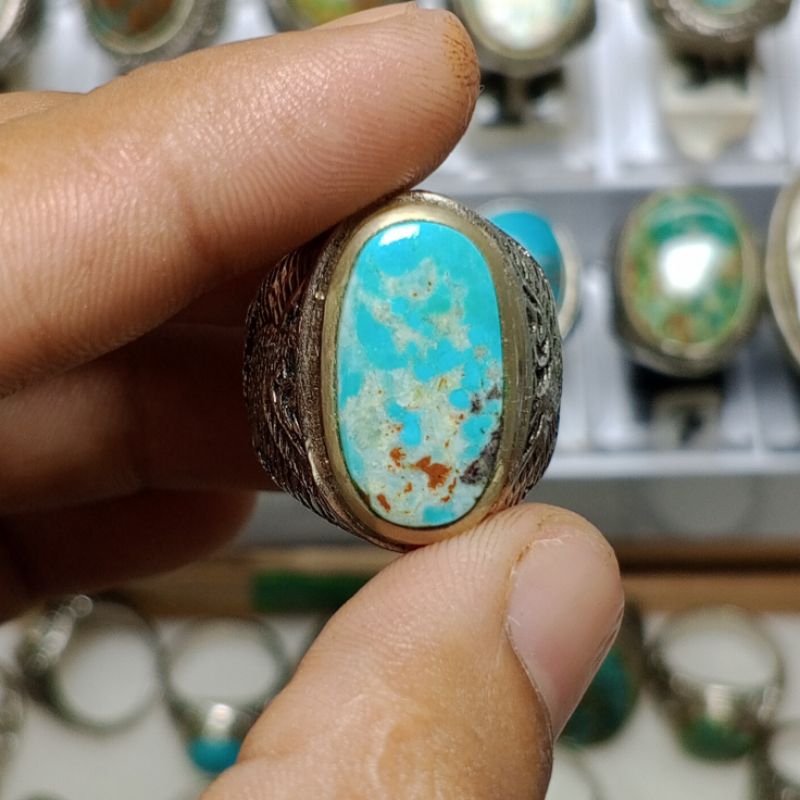 Pirus Persia hijau serat emas