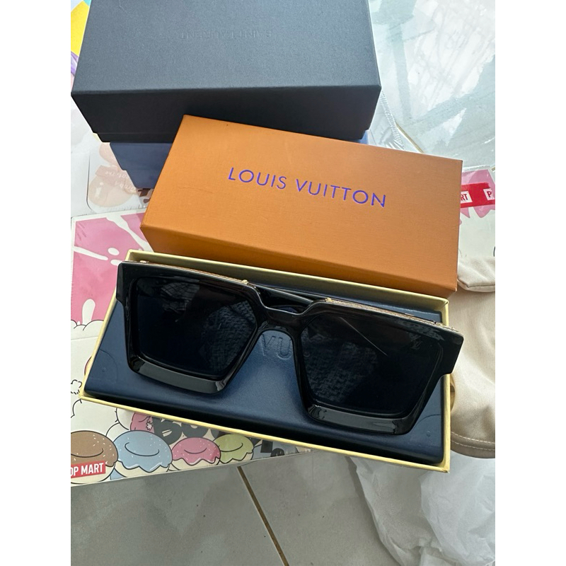 Louis Vuitton Kacamata Hitam