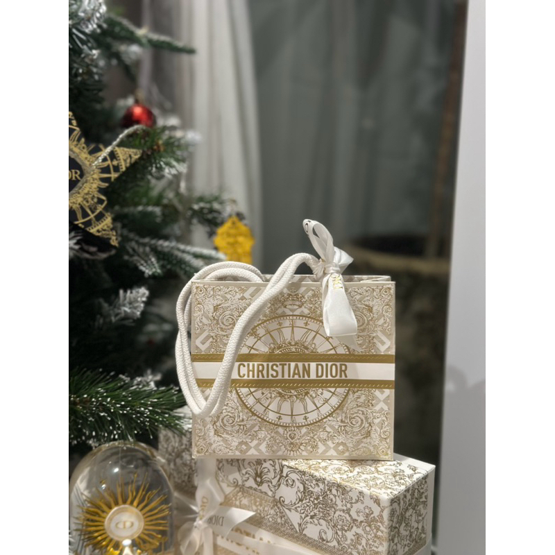 

Dior small paperbag xmas 2024 limited with ribbon