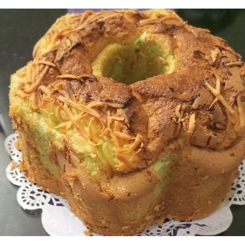 

CHIFFON CAKE SAKURA PANDAN TOPING KEJU