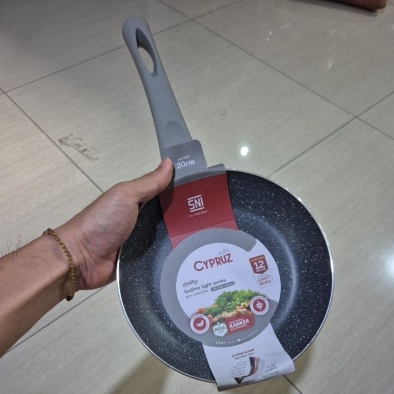 cypruz fry pan 20cm