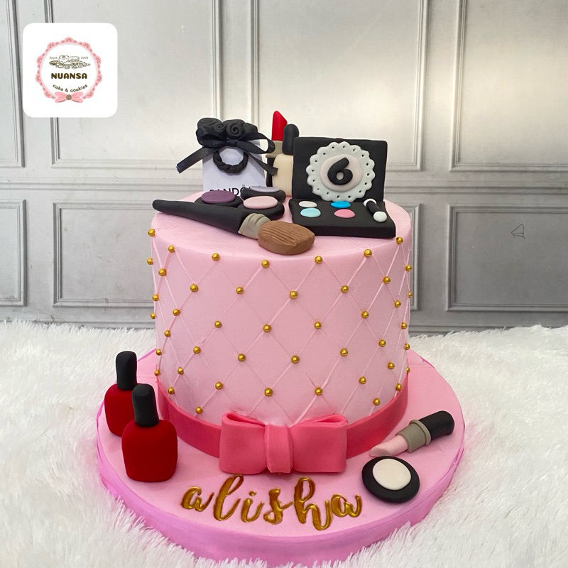 

custom cakes tema makeup buttercream mix fondant