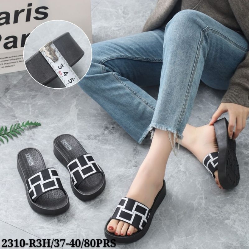 Sandal Slop wanita Jelly breslin trendy