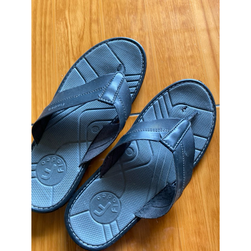 (PRELOVED) sandal fladeo warna abu abu hitam