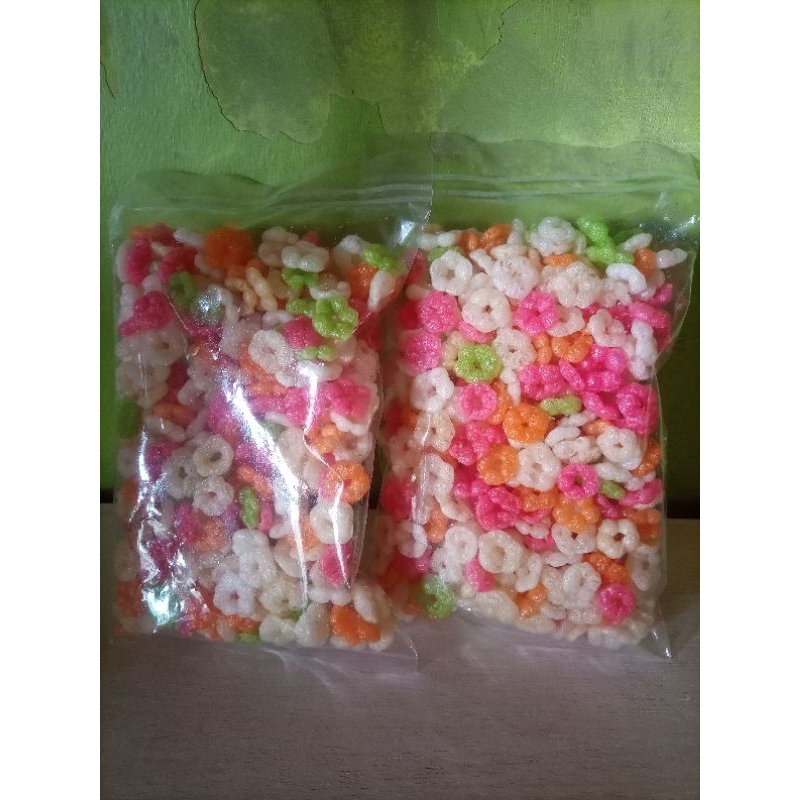 

Snack pilus sakura asin dan gurih