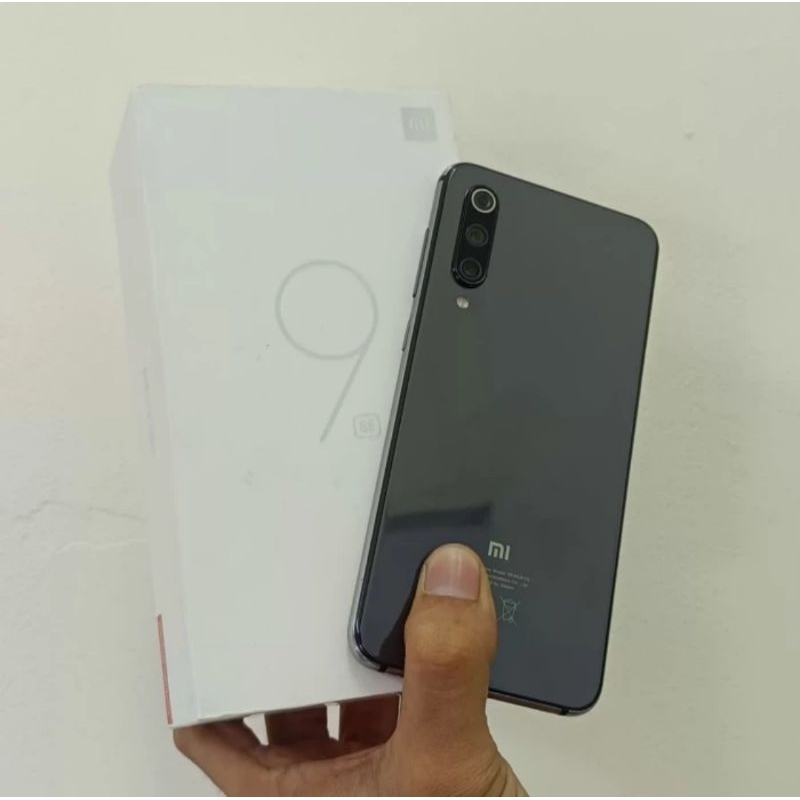 HP mi 9 se xiaomi ram 6/64 gb minus pemakaian pribadi