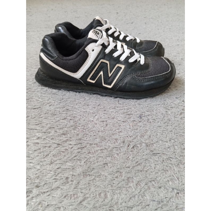 Sepatu NB 574