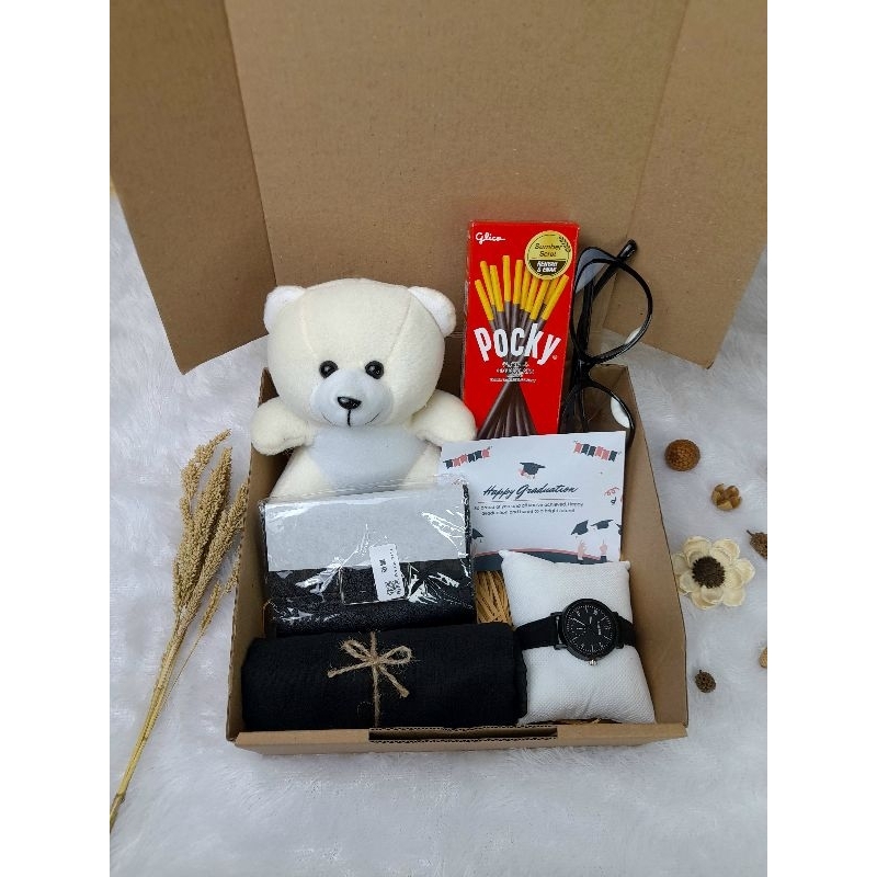 

hampers kado wisuda boneka lucu dan jam tangan - kado graduation/jam tangan dan dompet/kado wisuda/kadk ulang tahun/kado anniversary/kado paket lengkap/kado untuk pacar/kado hampers wisuda