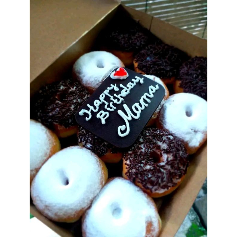 

Donat Custom Ultah 1Pack isi 6pcs & 12pcs PO H-1, Ready Stock Delivery Jogja