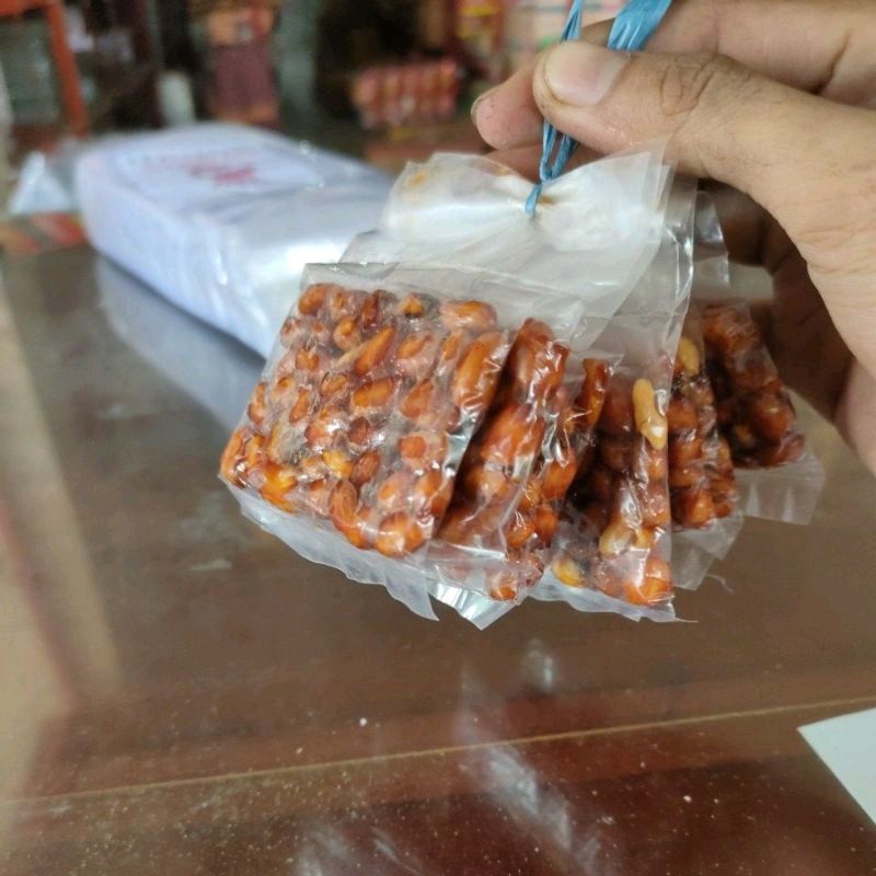 

KACANG PEDAS SAMBAL BALADO PEDAS MANIS JAJANAN JADOEL isi 5PCS