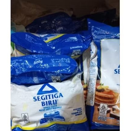 

SEGITIGA BIRU