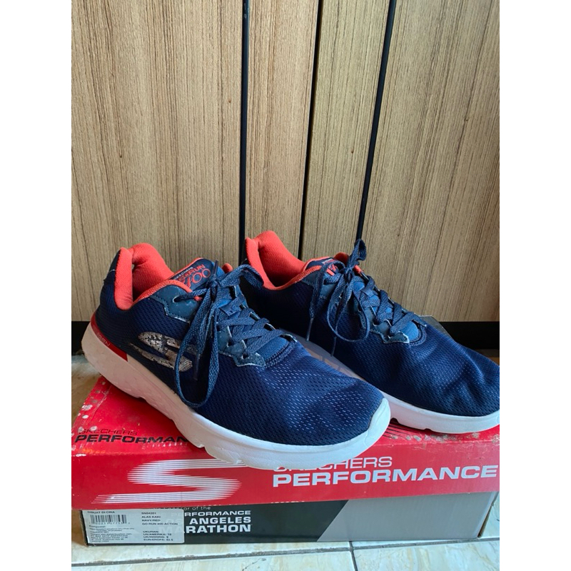 Preloved Sepatu Lari Skechers pria
