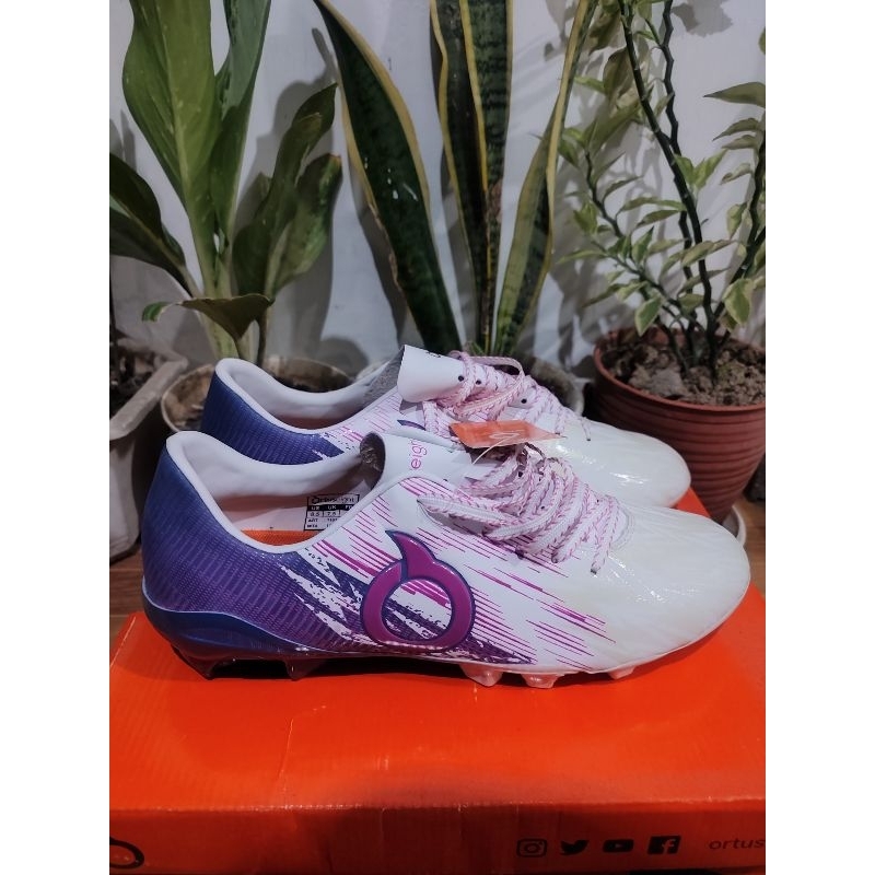 sepatu bola Ortusight