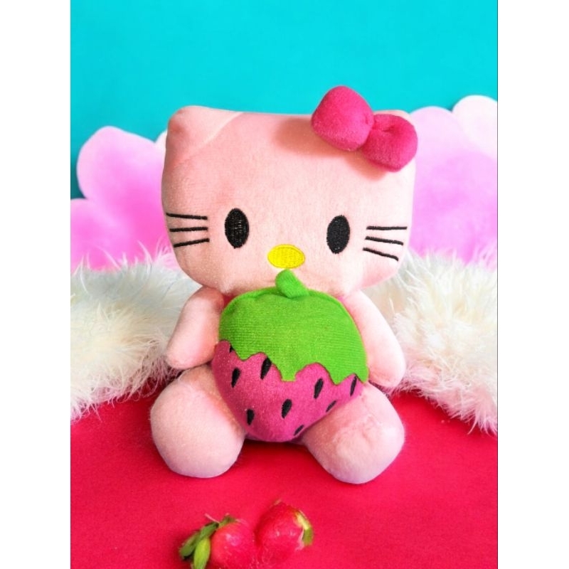 Boneka Hello Kitty Strawberry & Salur