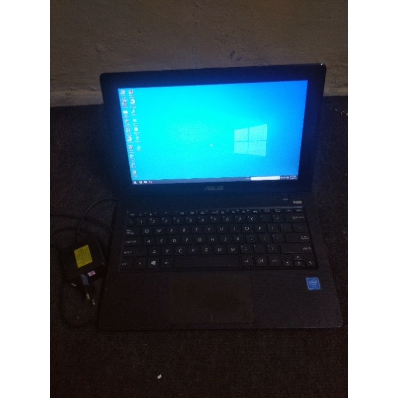 Notebook Asus x200m