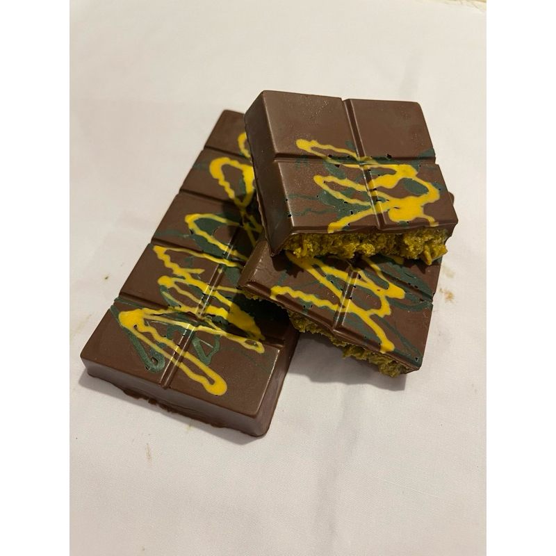 

milk pistachio chocolate