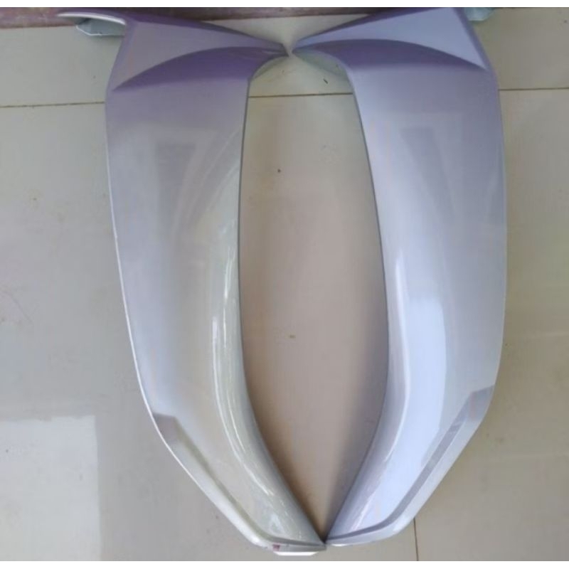 Sayap depan bagian luar vega R new