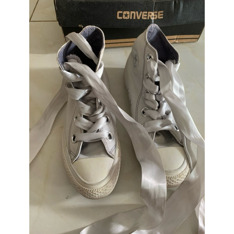 preloved sepatu converse wanita (high putih)