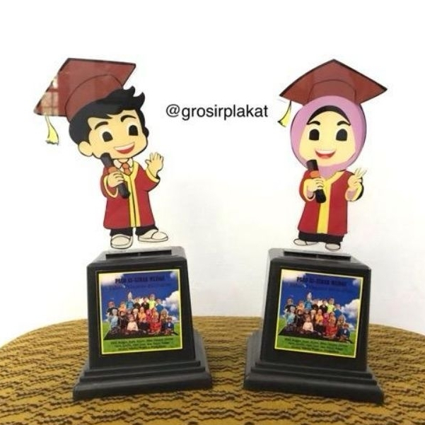 Trophy Akrilik Wisuda