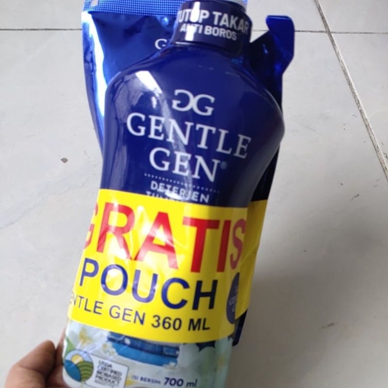 Detergen cair GENTLE GEN 700ml GRATIS pouch Gentle gen 360 ml