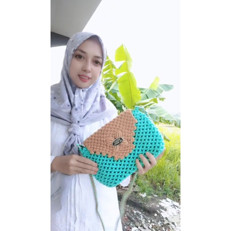 Tas Slempang Tali Kur Rajut Wanita Motif Keong Tutup Kerang Rajutan Asli Jogja Model Terbaru Kekinia
