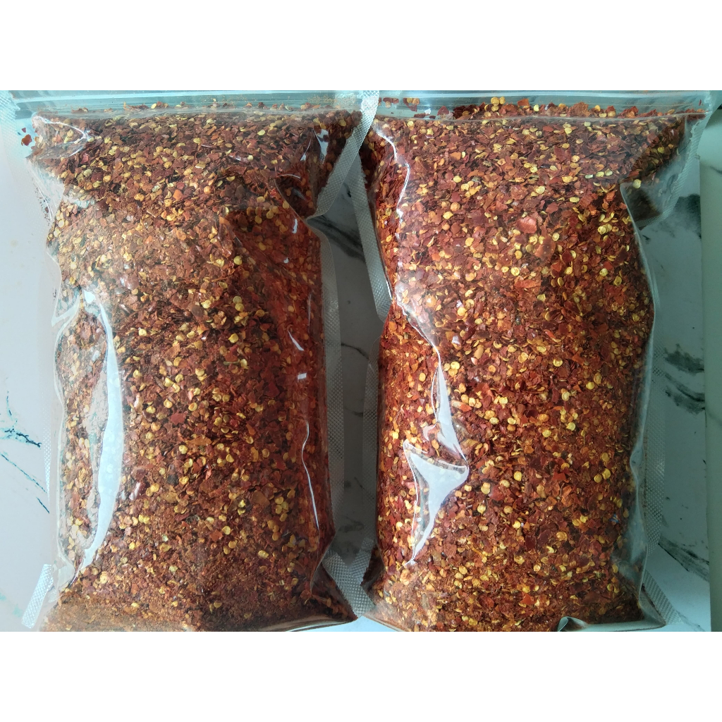 

CHILI FLAKE GILING KASAR CHILI OIL 2 KG / 2000 GR