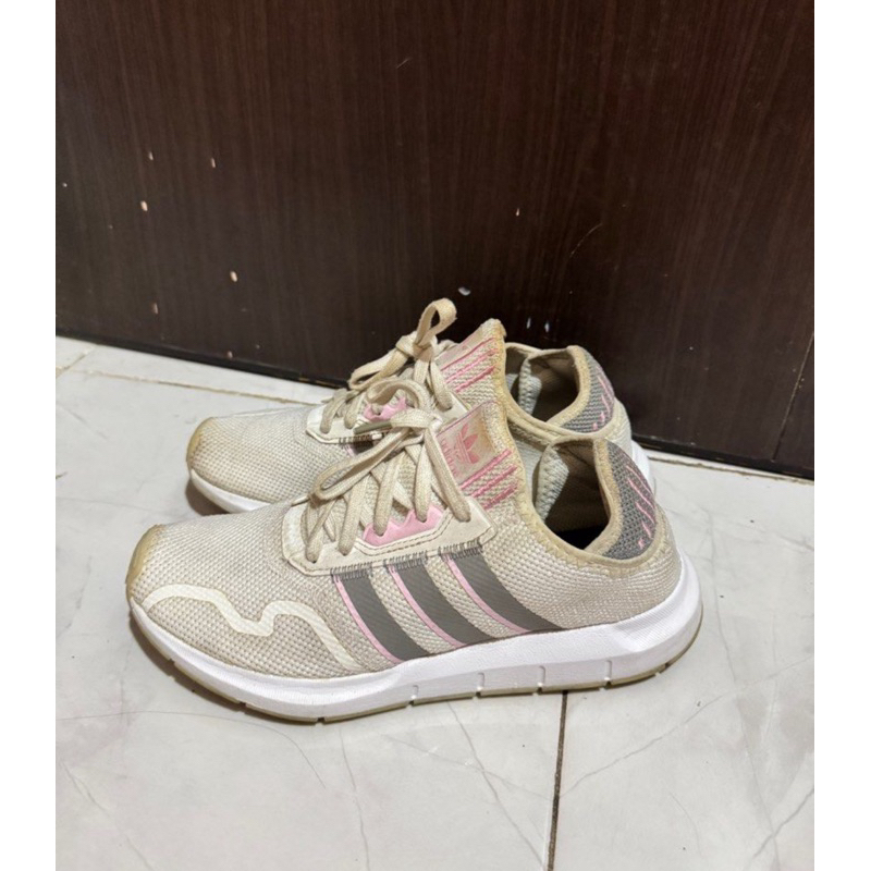 Adidas Swift Run X - White Size 39