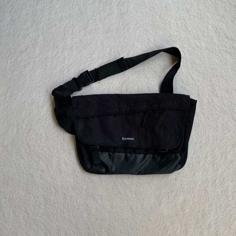 Messanger bag Covernat black