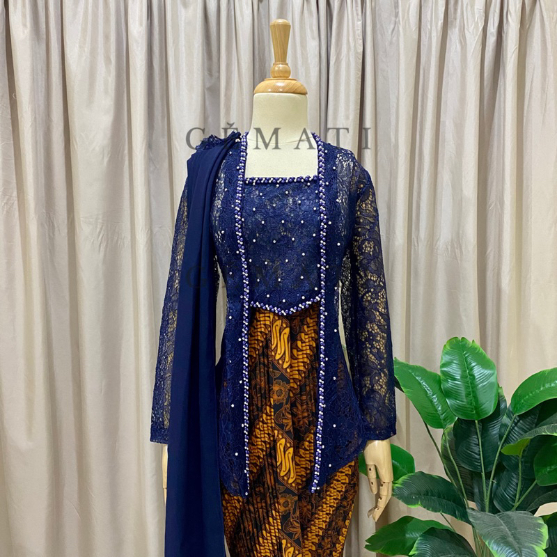 Kebaya Kutubaru Modern Ayara | Kebaya Kutubaru Brokat Lengan Panjang Selendang