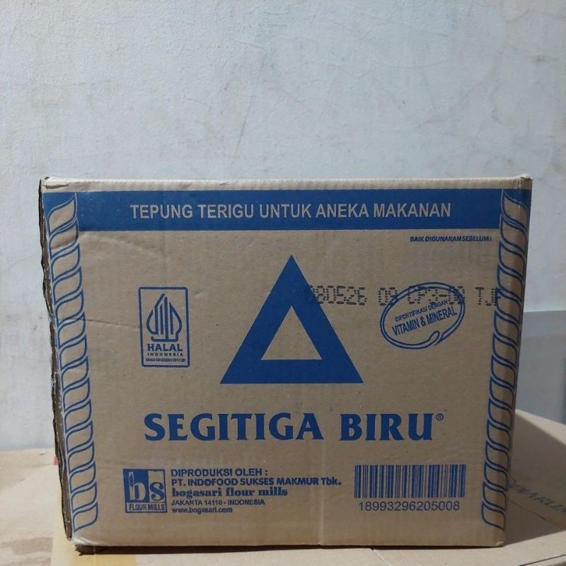 

Segitiga Biru Terigu Dus 500gr isi 20 pouch