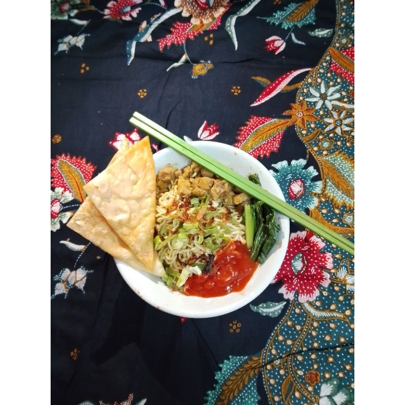 

Mie Ayam Pangsit Goreng