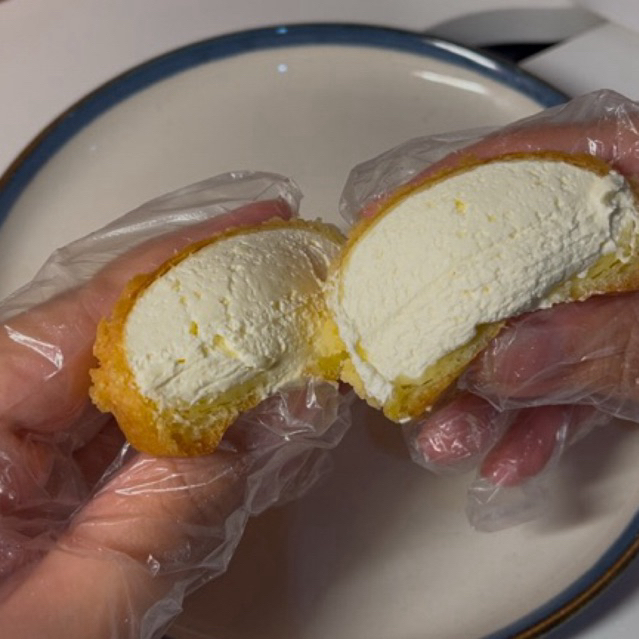 

Choux Cream Puff [ISI 4 PCS]