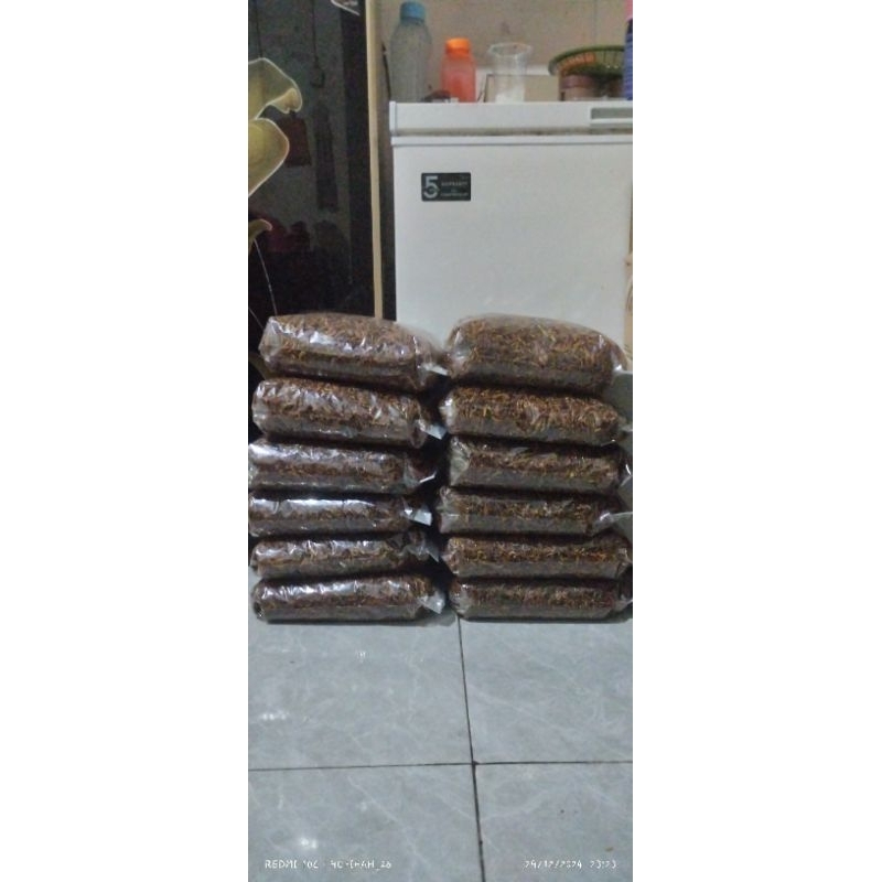 

belalang goreng utis 1kg