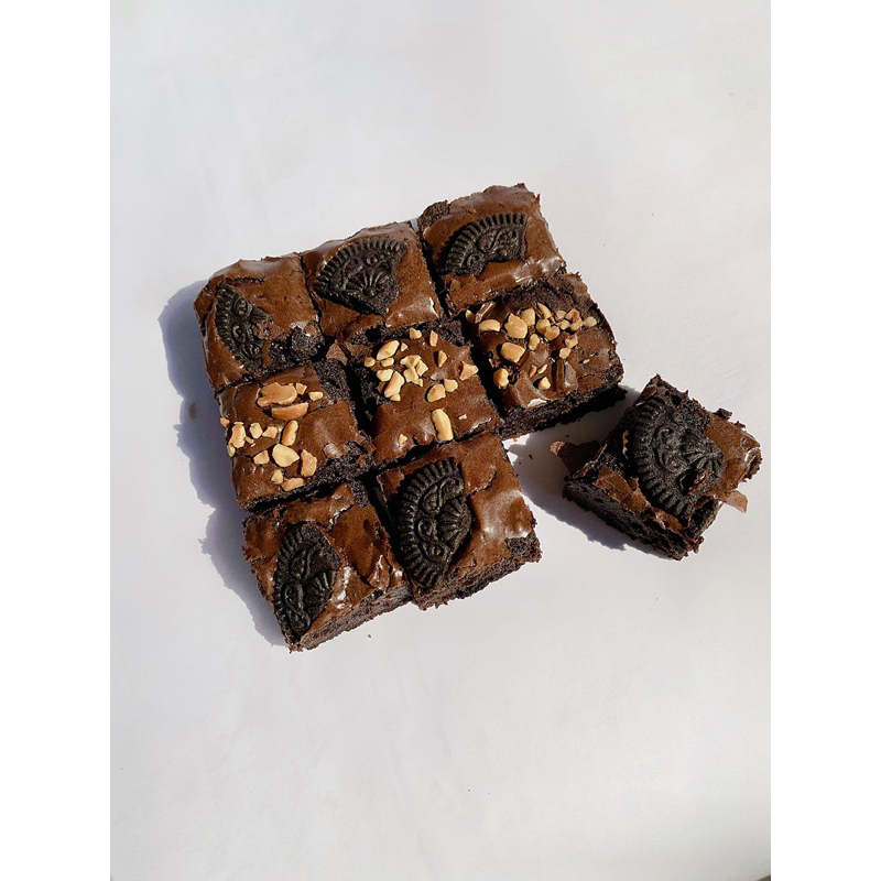 

Brownies Panggang, Fudgy brownies uk 20x10 (18pcs)