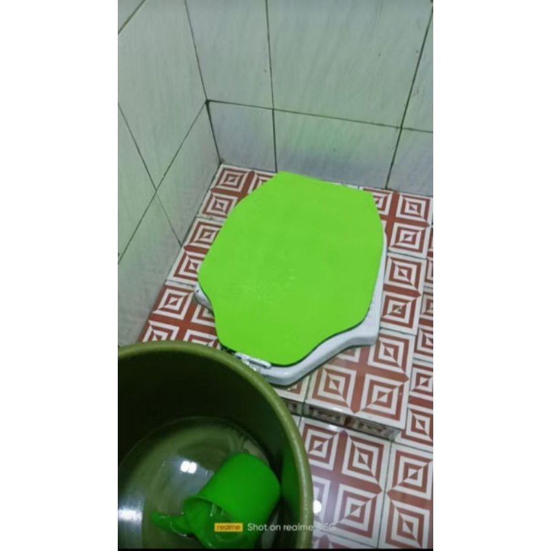 tutup closet jongkok