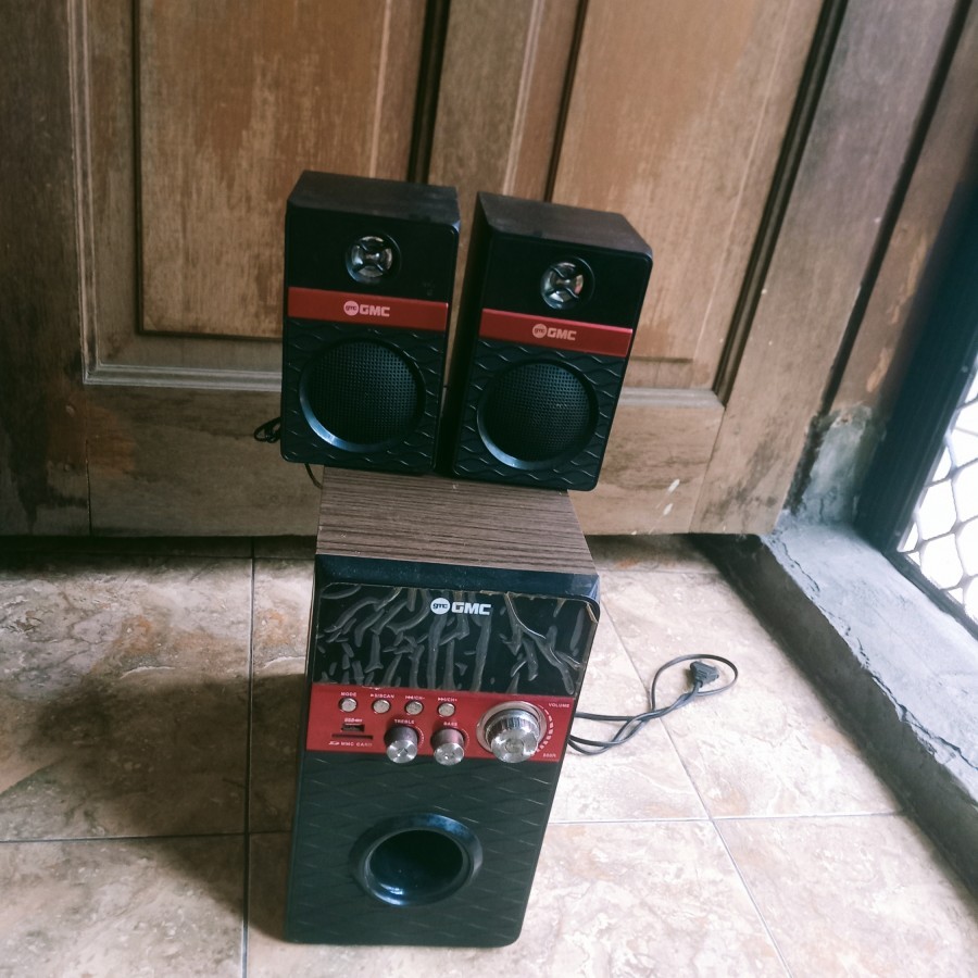 Speaker aktif laptop hp 6inch plus satelit 3inch merk GMC 2.1 channel super woofer system 888R kondi