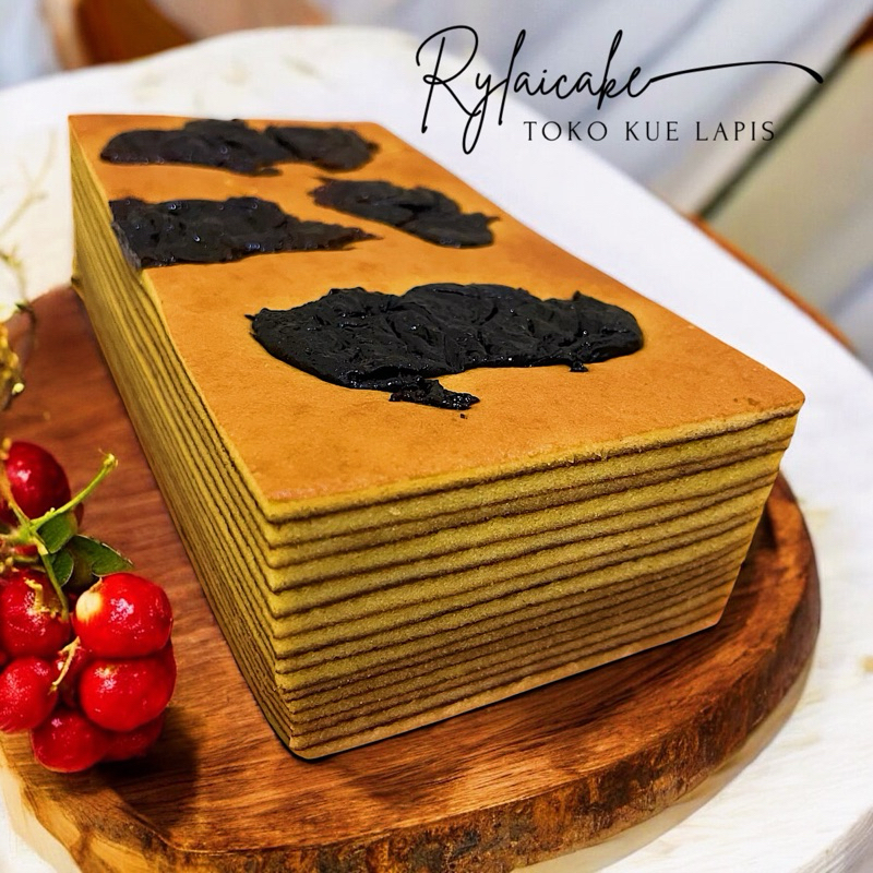 

(KUALITAS REGULAR) KUE LAPIS PRUNES Uk. 20x10 cm — Tanpa Wisman