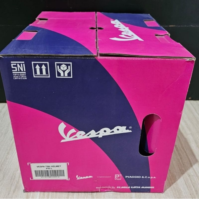 Limited Edition Helm Motor Original Vespa 75th anniversary (KHUSUS SAMEDAY/INSTANT)