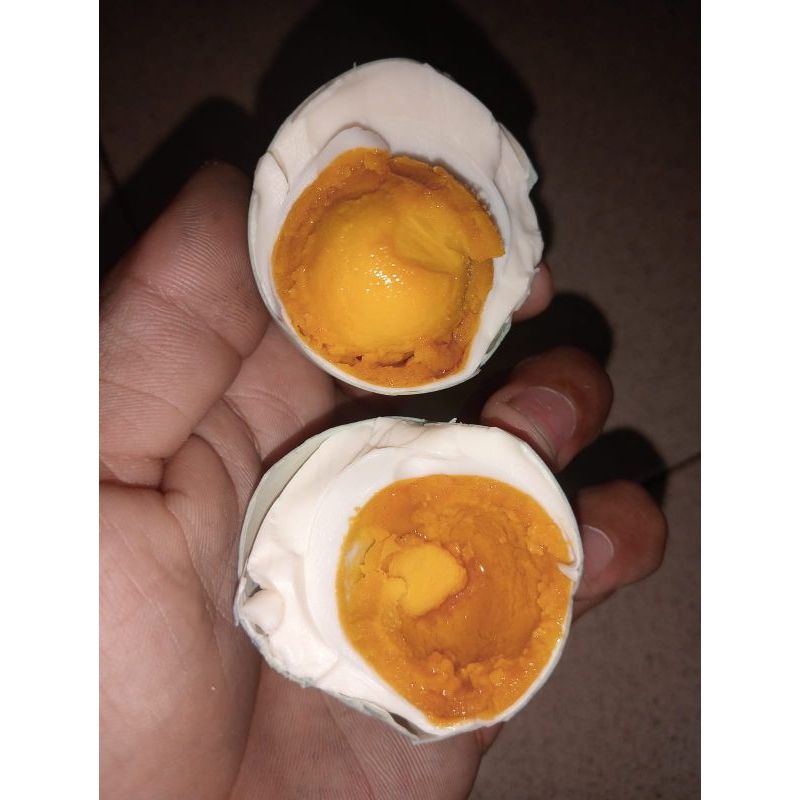 

TELUR ASIN MATANG DAN BERMINYAK