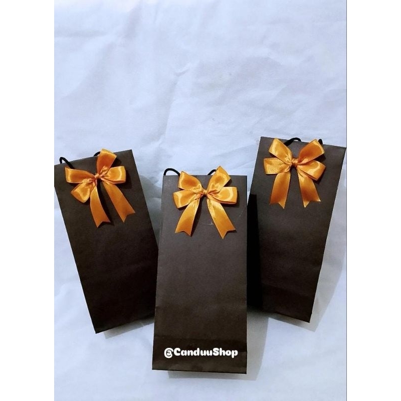 

Paper Bag Tumbler Hampers Souvenir Wedding Ulang Tahun