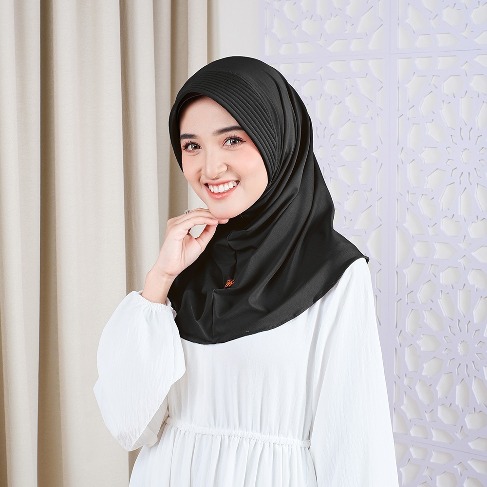 Aulia black by rivantie hijab  |  Kerudung sport jersey premium jilbab olahraga adem