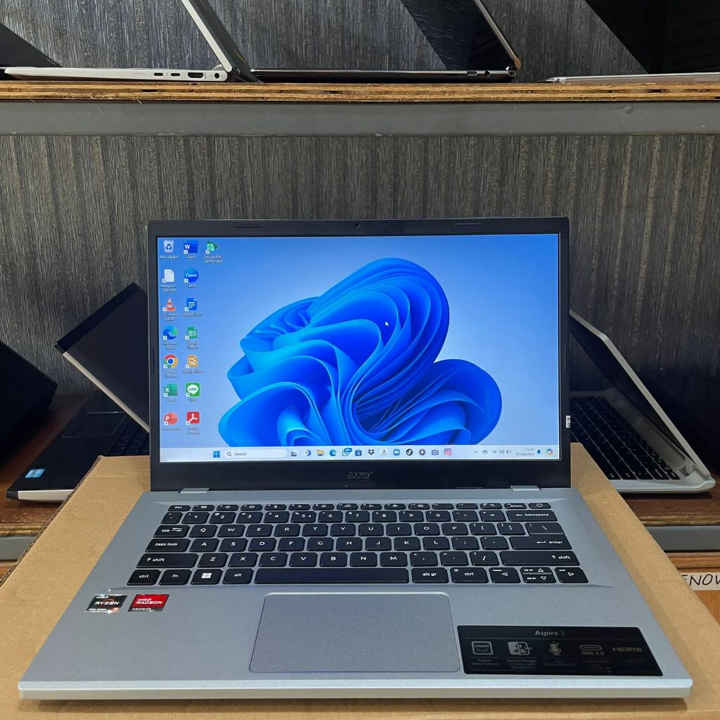 Laptop Acer Aspire A314-23M, Amd Ryzen 5 7520U, 8/512Gb, Lengkap, Silver