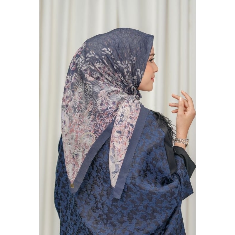 Preloved Buttonscarves The Ederra 2.0 Square - Galaxy