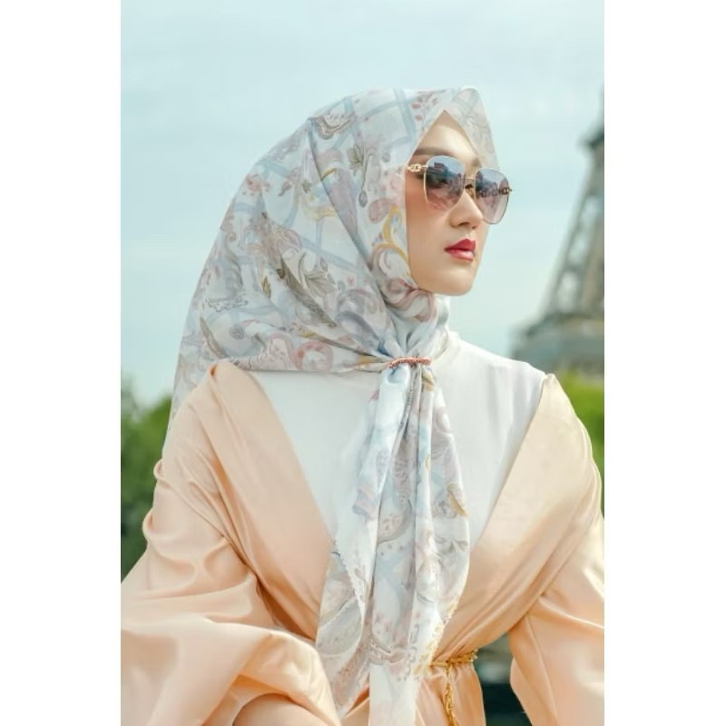 Preloved Buttonscarves x Dian Pelangi Autograph Blanc